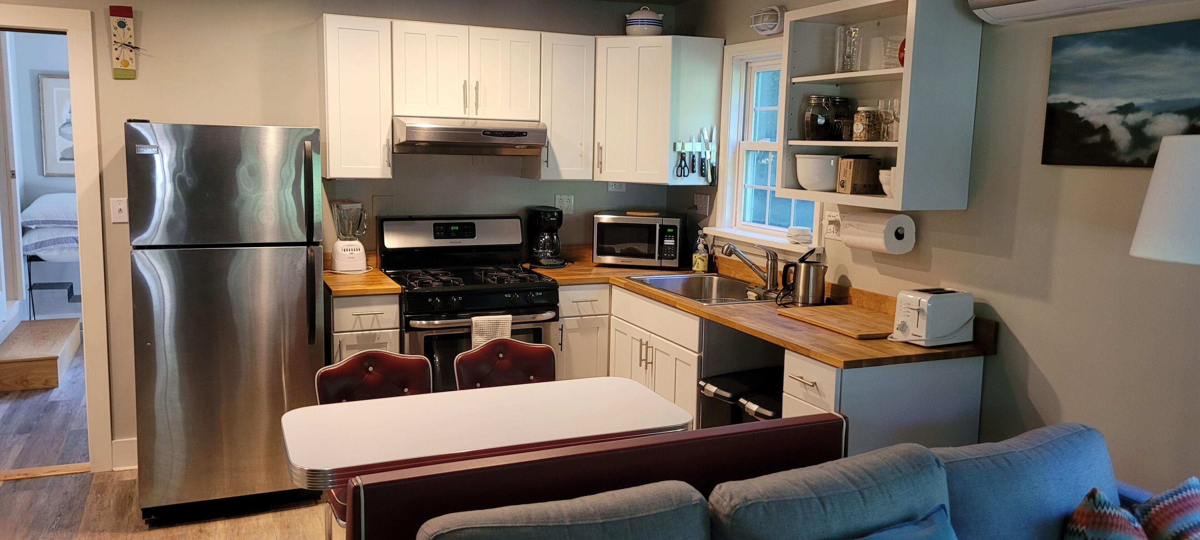 Charming Streamside Apartment, close To Woodstock, Saugerties, HITS, Hunter Mt