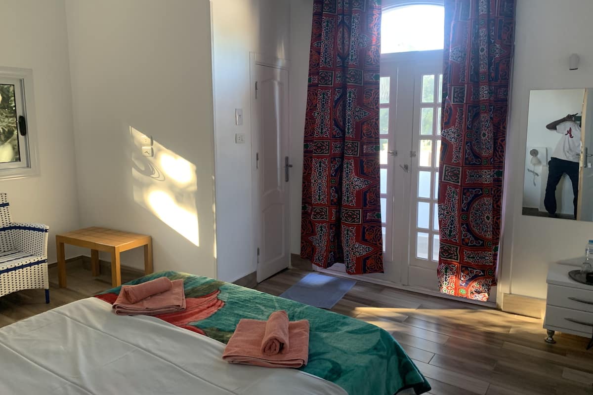 1 bedroom, free minibar items, in-room safe, individually furnished