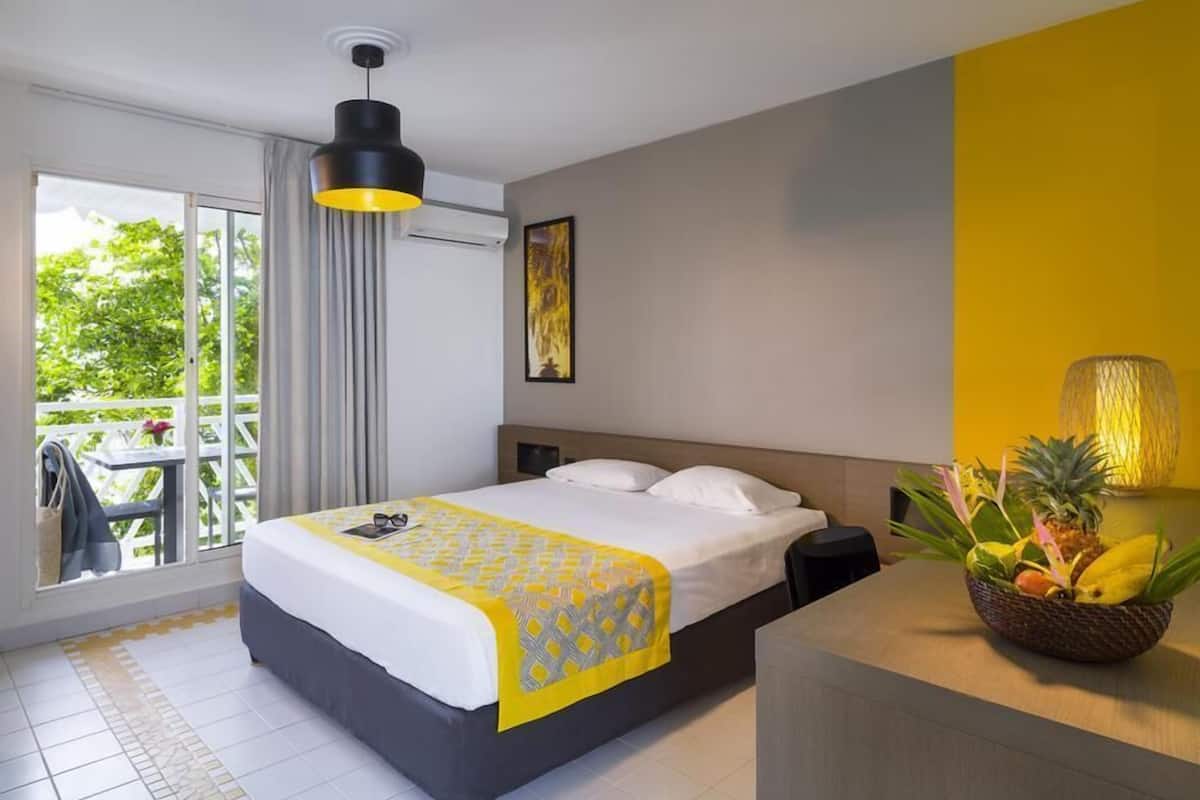 Comfort Studio | 2 bedrooms, blackout drapes, soundproofing, iron/ironing board