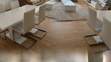 Télévision à écran plat