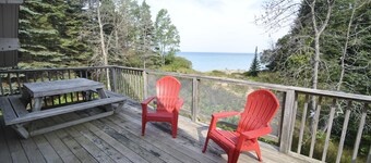 Traverse City Lake Michigan priv Beachfront Home Rent