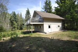 Exterior - Traverse City Lake Michigan priv Beachfront Home Rent (Kewadin)