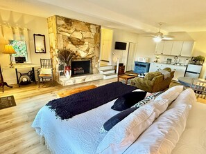 1 chambre, bureau, fer et planche à repasser, Wi-Fi gratuit