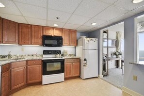 Microwave, dishwasher, coffee/tea maker, toaster