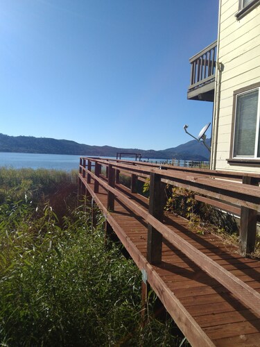 Bungalow on the lake