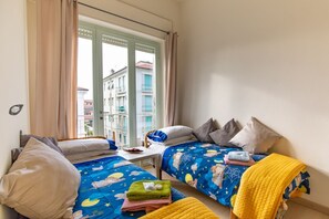 2 chambres, fer et planche à repasser, accès Internet
