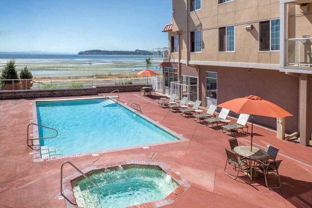 Picturesque landscape in all directions!