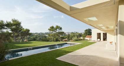 Estoril Modern Villa, heated pool, 800m to the beach, excluvise área