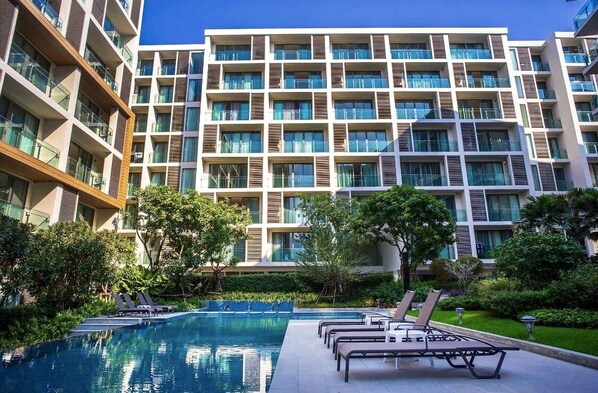 Pool - The Nimmana Luxury Suites At Nimman road ~ Chiangmai (Tambon Su Thep)