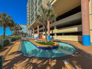 Outdoor pool - 2 bedroom oceanfront with OCEAN VIEW. Ocean Drive. 3 min. all year. (North Myrtle Beach)