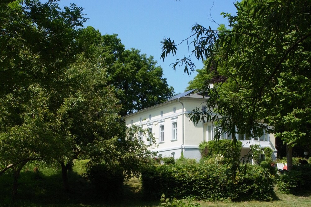 quiet vacation with a view over fields to Klützer Mühe