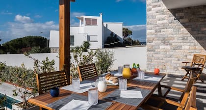 BeGuest Sun & Pool House - Villa für 8 Personen in Parede