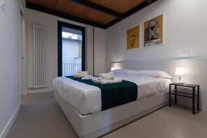 1 chambre, fer et planche à repasser, accès Internet, draps fournis