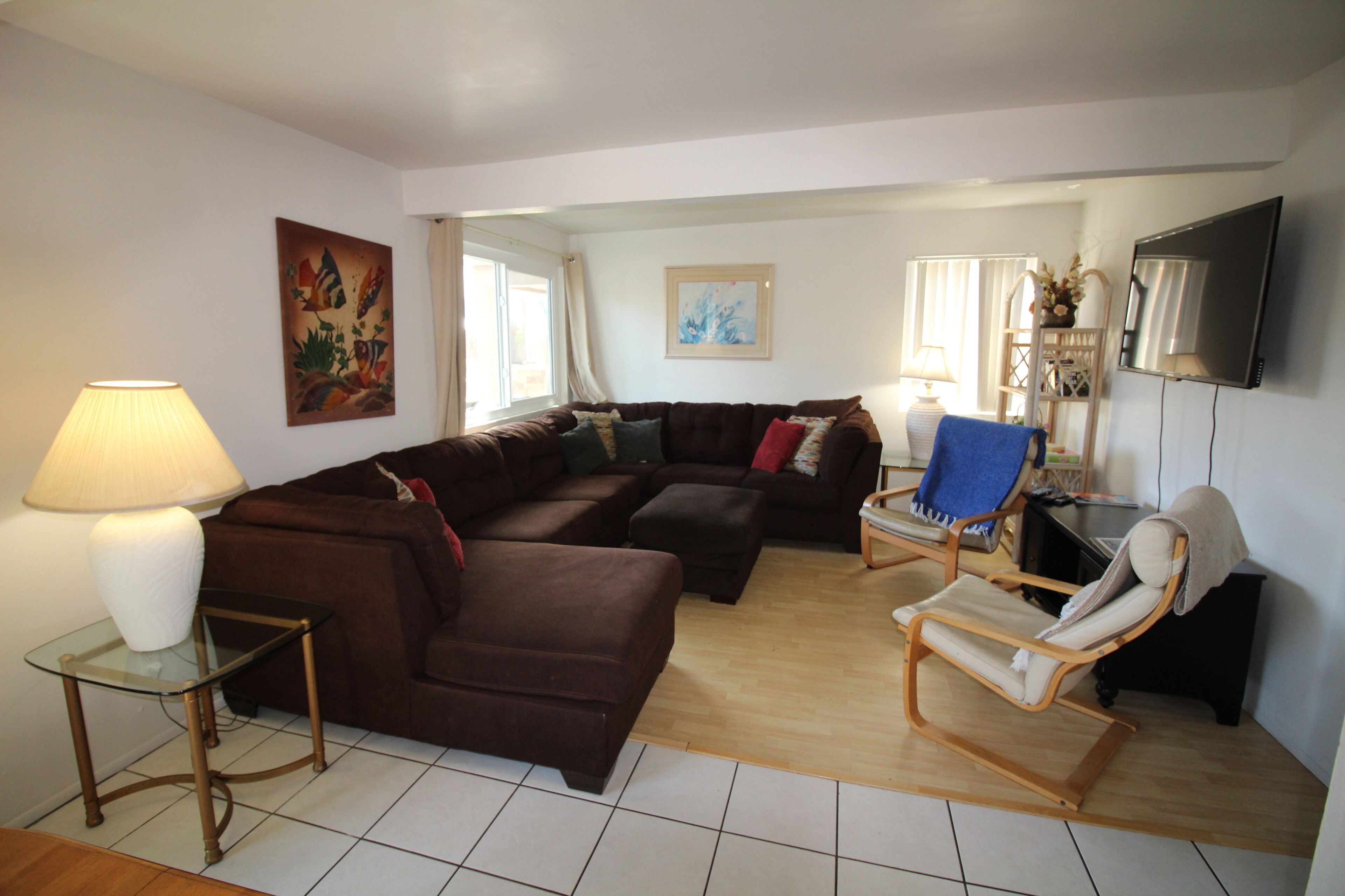 ~ Lovely Bay Duplex/flat- 2BR 1BA- Sleeps 8: Close To Belmont Park, Beach & Bay