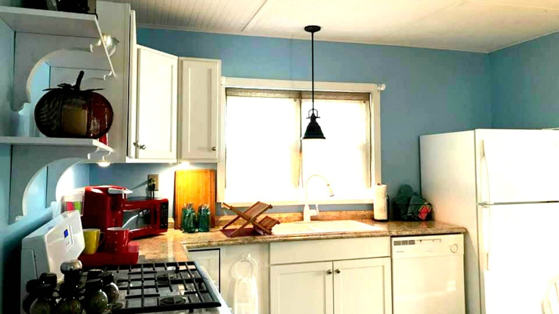 Old Woodland Acres' Country-Chic Cottage