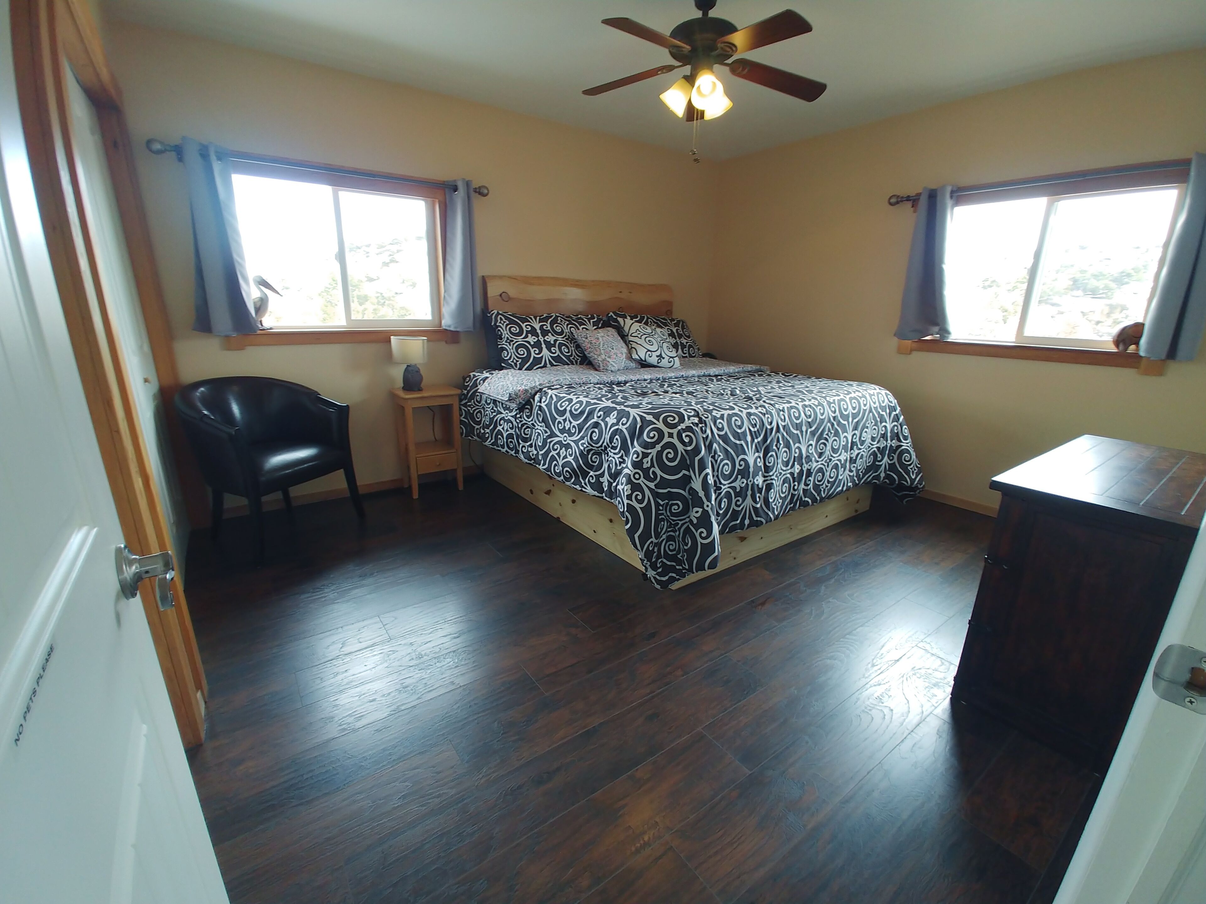 4 多间卧室、床单