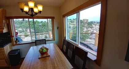 Gorgeous, Secluded Cabin on 40+ acres by Starvation Reservoir!