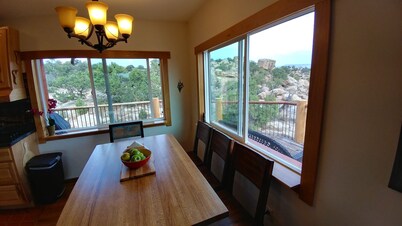 Gorgeous, Secluded Cabin on 40+ acres by Starvation Reservoir!