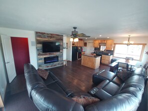 Flat-screen TV, fireplace, DVD player, video library - Gorgeous, Secluded Cabin on 40+ acres by Starvation Reservoir! (Duchesne)