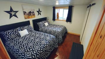 4 bedrooms, bed sheets