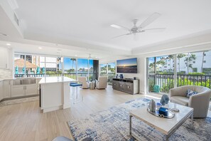 Smart TV, DVD player