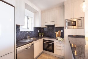 Fridge, microwave, oven, dishwasher