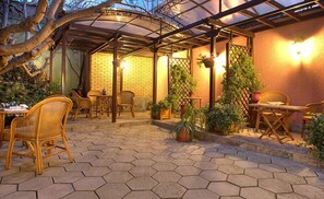 Façade de l’hébergement - soirée/nuit