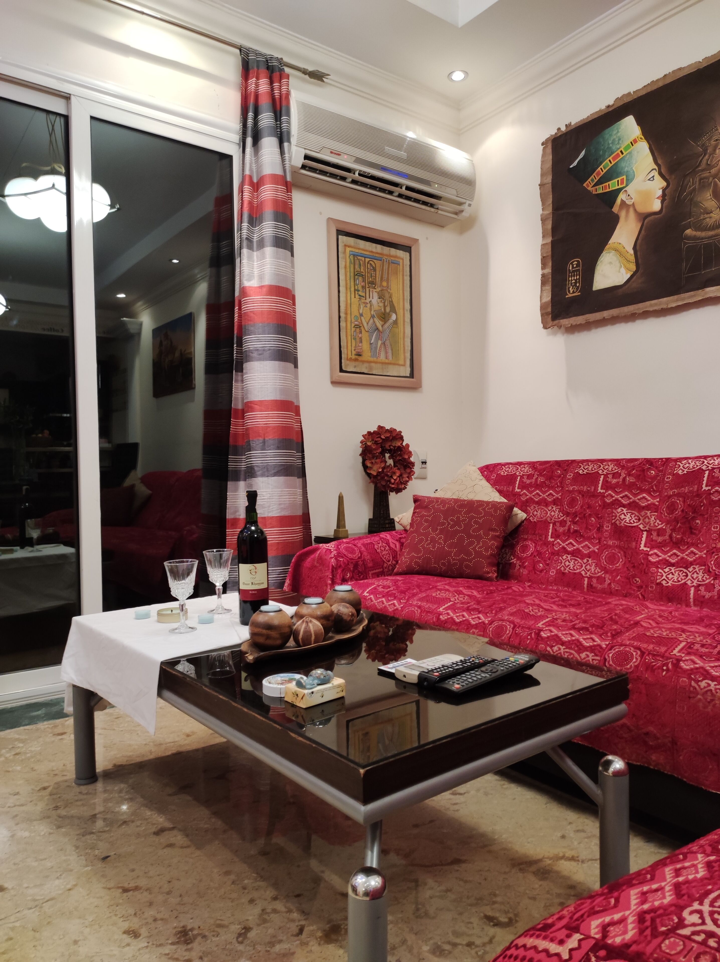 Villa with Private Pool | Sala de estar | Televisión de pantalla plana de 40 pulgadas con canales premium