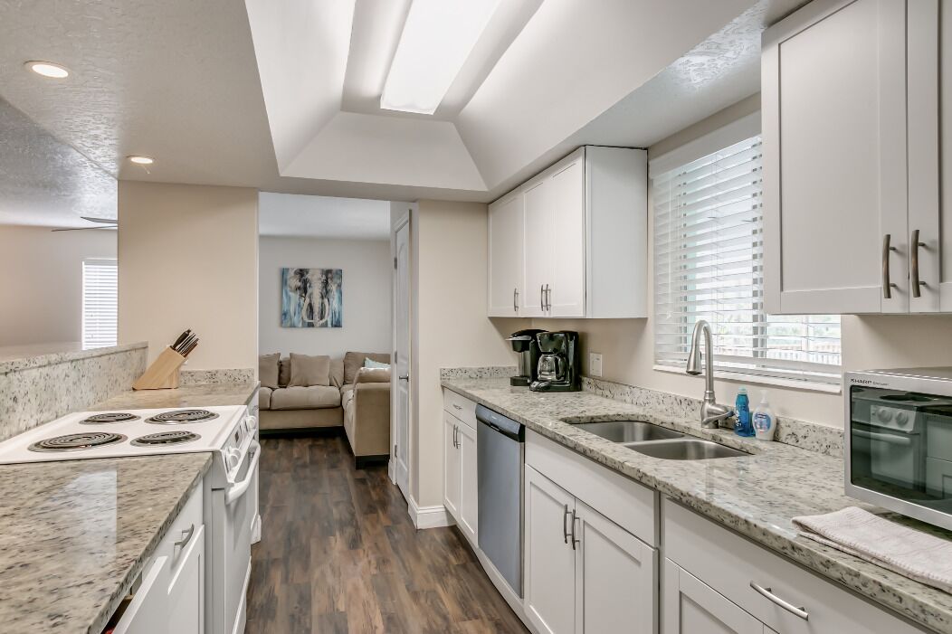 Central Melbourne (Heated) Pool Home 4/2 Sleeps 10