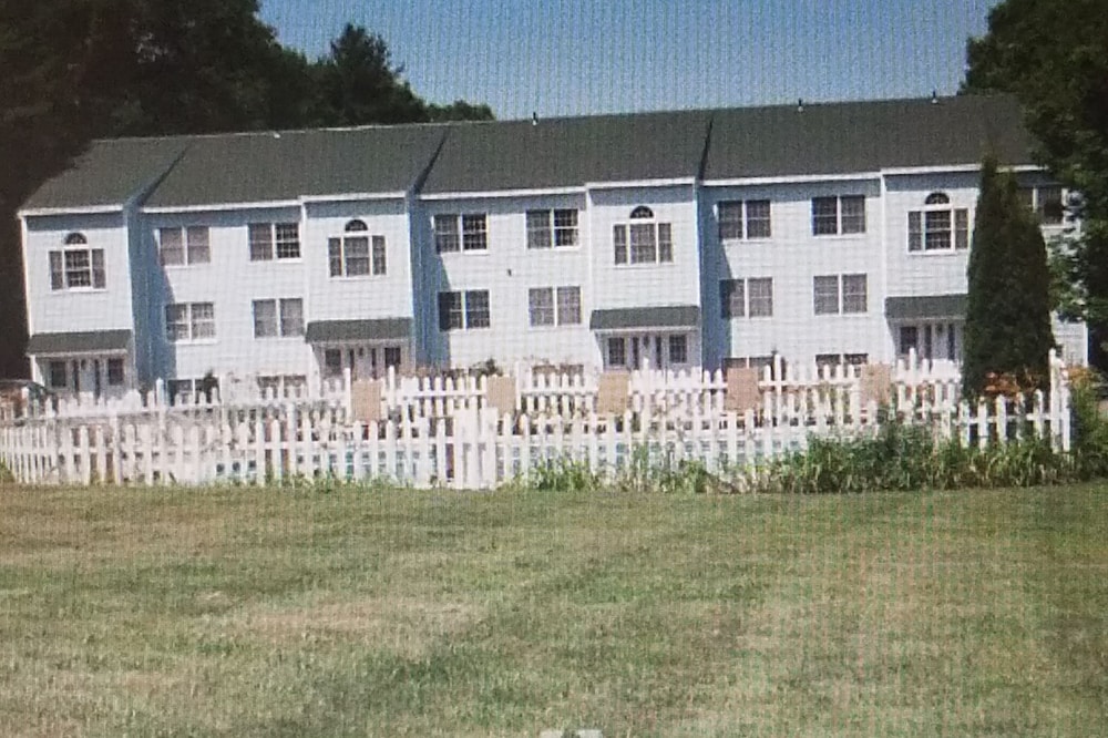 Beautiful Midcoast Maine Condominium with inground pool