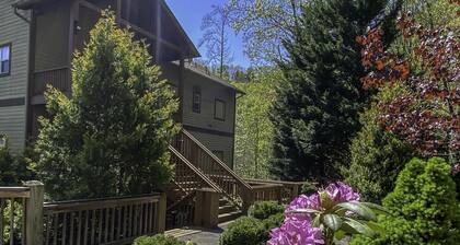 Uusi ylellinen Smoky Mountain Country Club Condo (99 dollaria / arkipäivä 30. kesäkuuta)