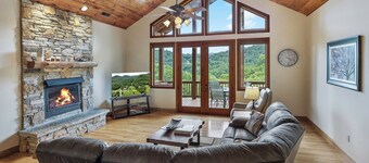 New Luxury Smoky Mountain Country Club Condo, Garage, Washer & Dryer, View!!