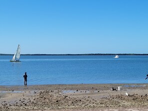 Espreguiçadeiras, toalhas de praia 