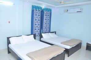 5 bedrooms, iron/ironing board, internet