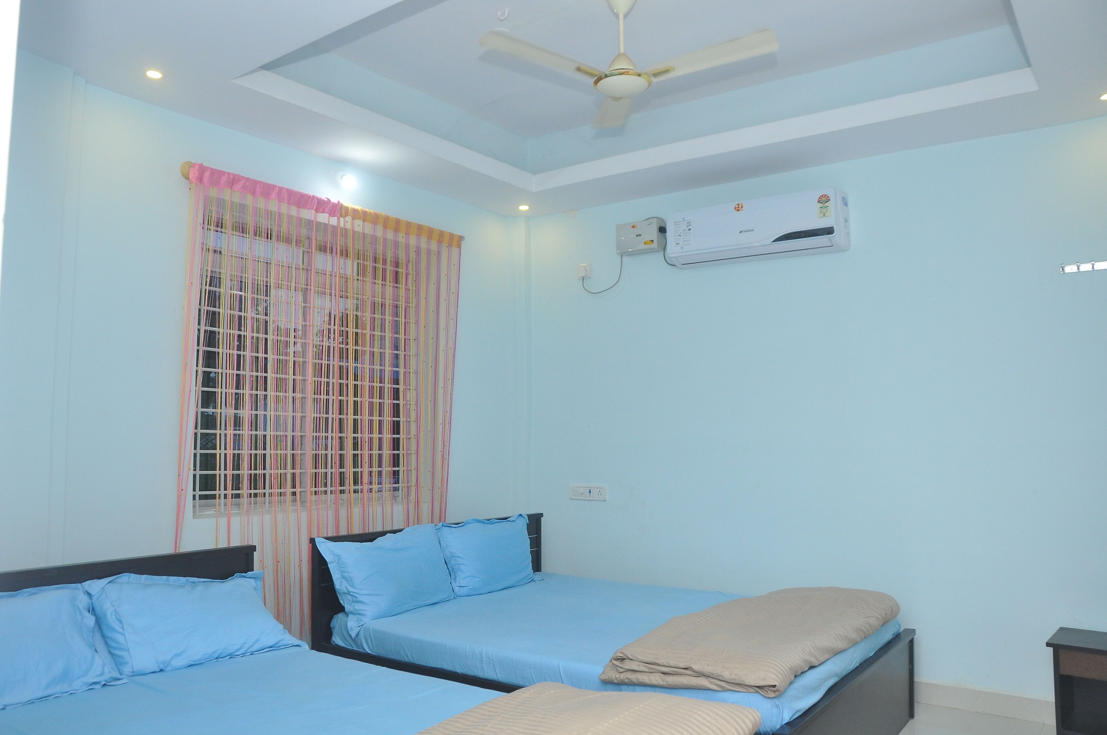 5 bedrooms, iron/ironing board, internet