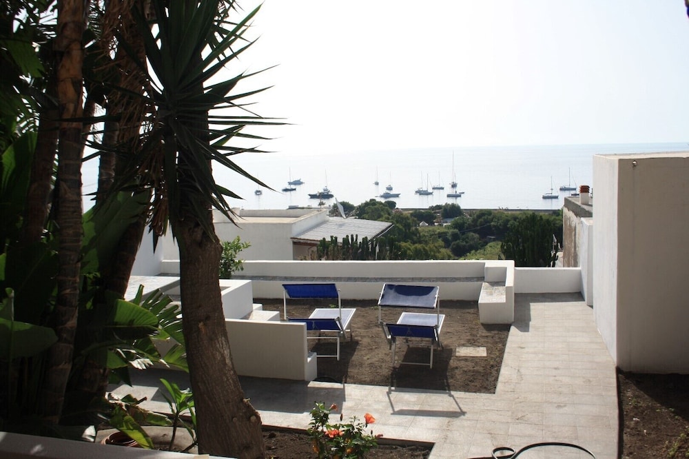 Beautiful newly renovated Aeolian house complete with every comfort overlooking the sea