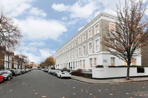 Parking - Attractive Chelsea apartment for four (London)