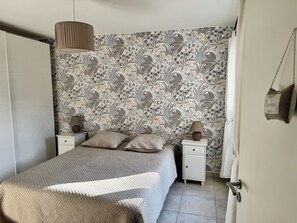 3 bedrooms, in-room safe, iron/ironing board, free WiFi - Villa Ste Maxime with heated pool NARTELLE beach on foot - pets welcome (Sainte-Maxime)