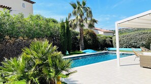 Outdoor pool, a heated pool - Villa Ste Maxime with heated pool NARTELLE beach on foot - pets welcome (Sainte-Maxime)