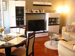 TV, DVD player
