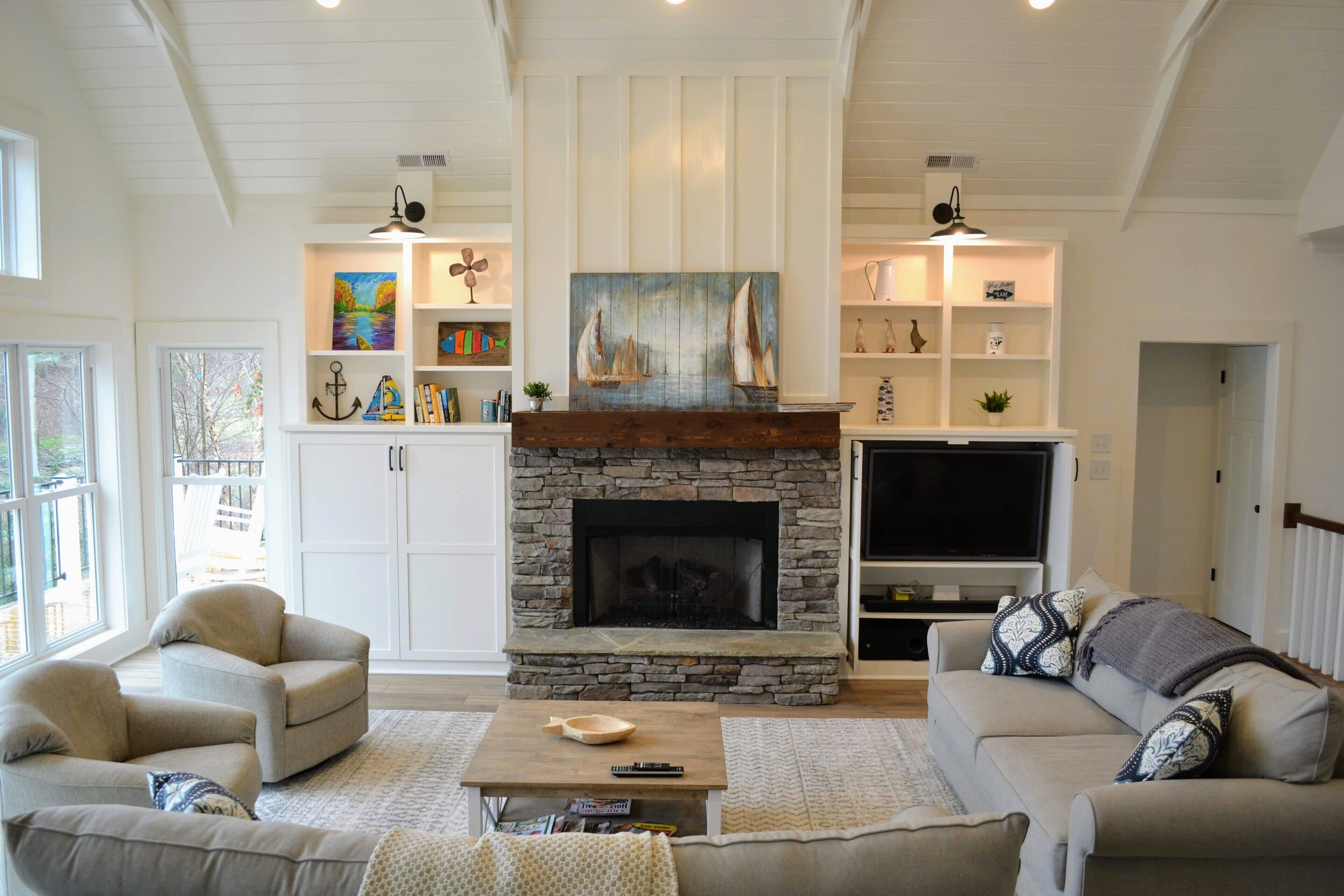 "Toes in the Water" at Lake Gaston - Custom Home on Large Cove