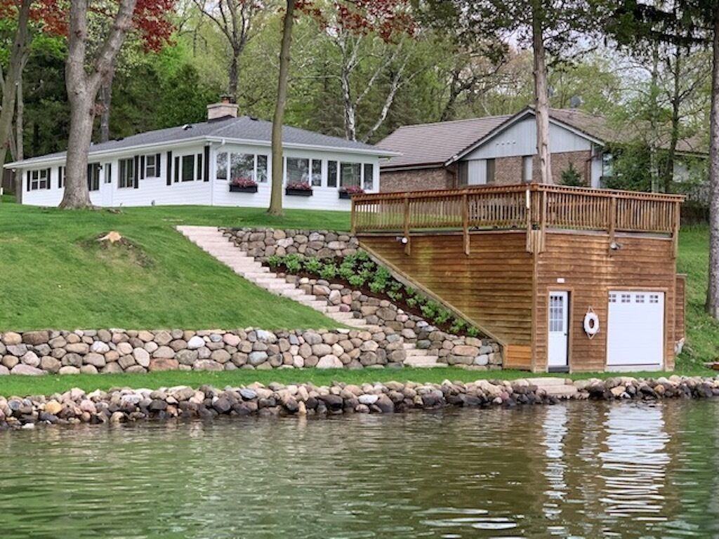 Big Cedar Lake, 125 feet of sandy frontage, beautiful shore, sunsets, spacious