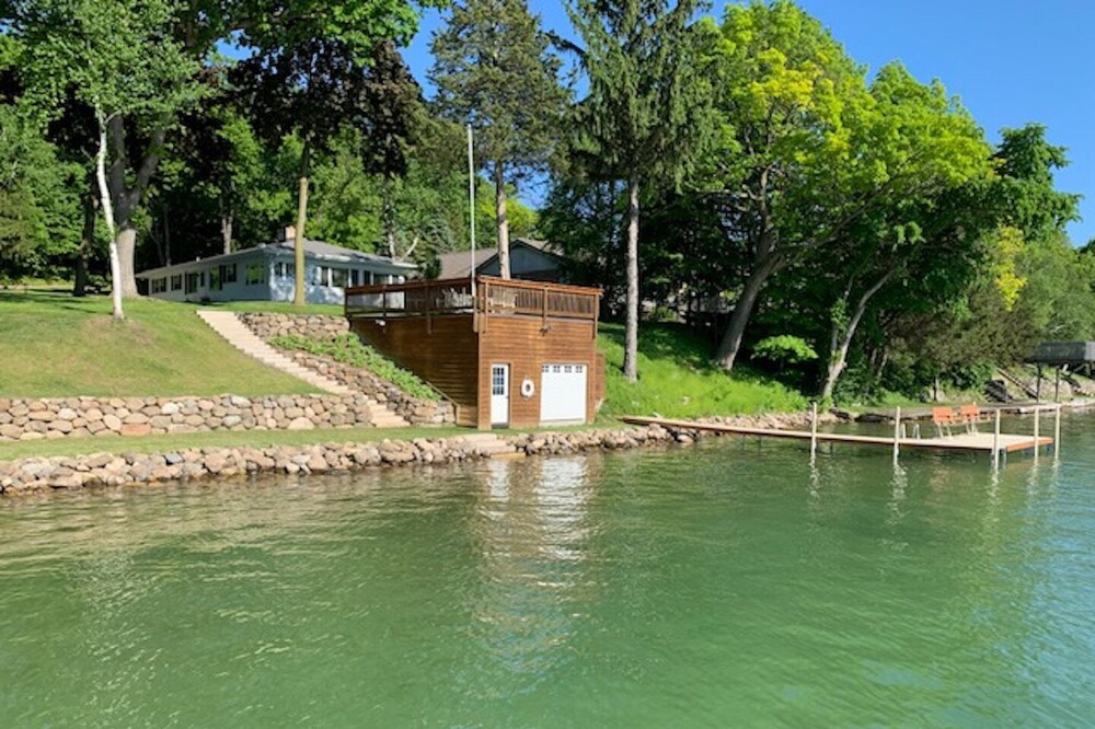 Big Cedar Lake, 125 feet of sandy frontage, beautiful shore, sunsets, spacious