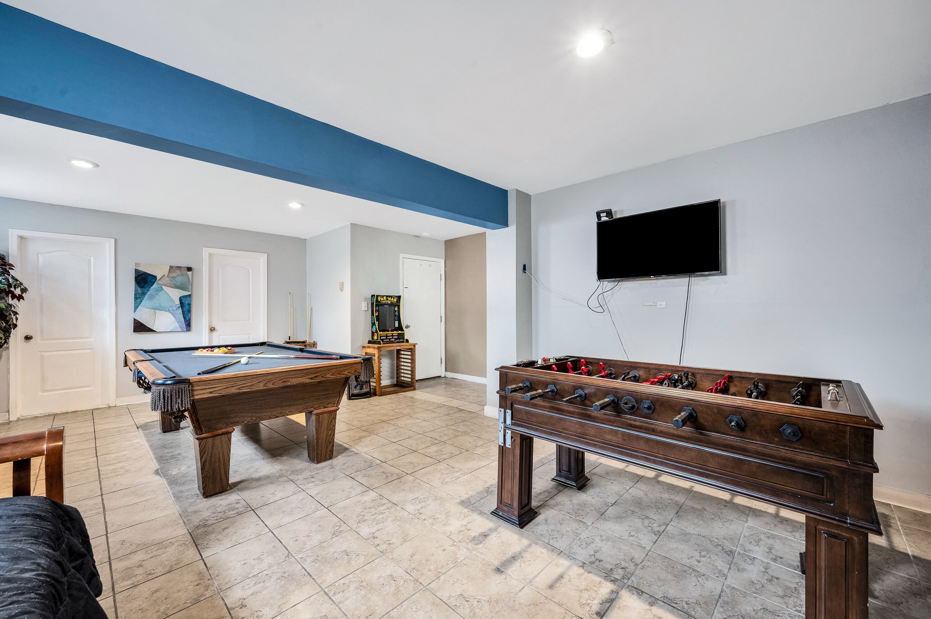 Lake, Beach, Pool Access, Hot tub, Game Room