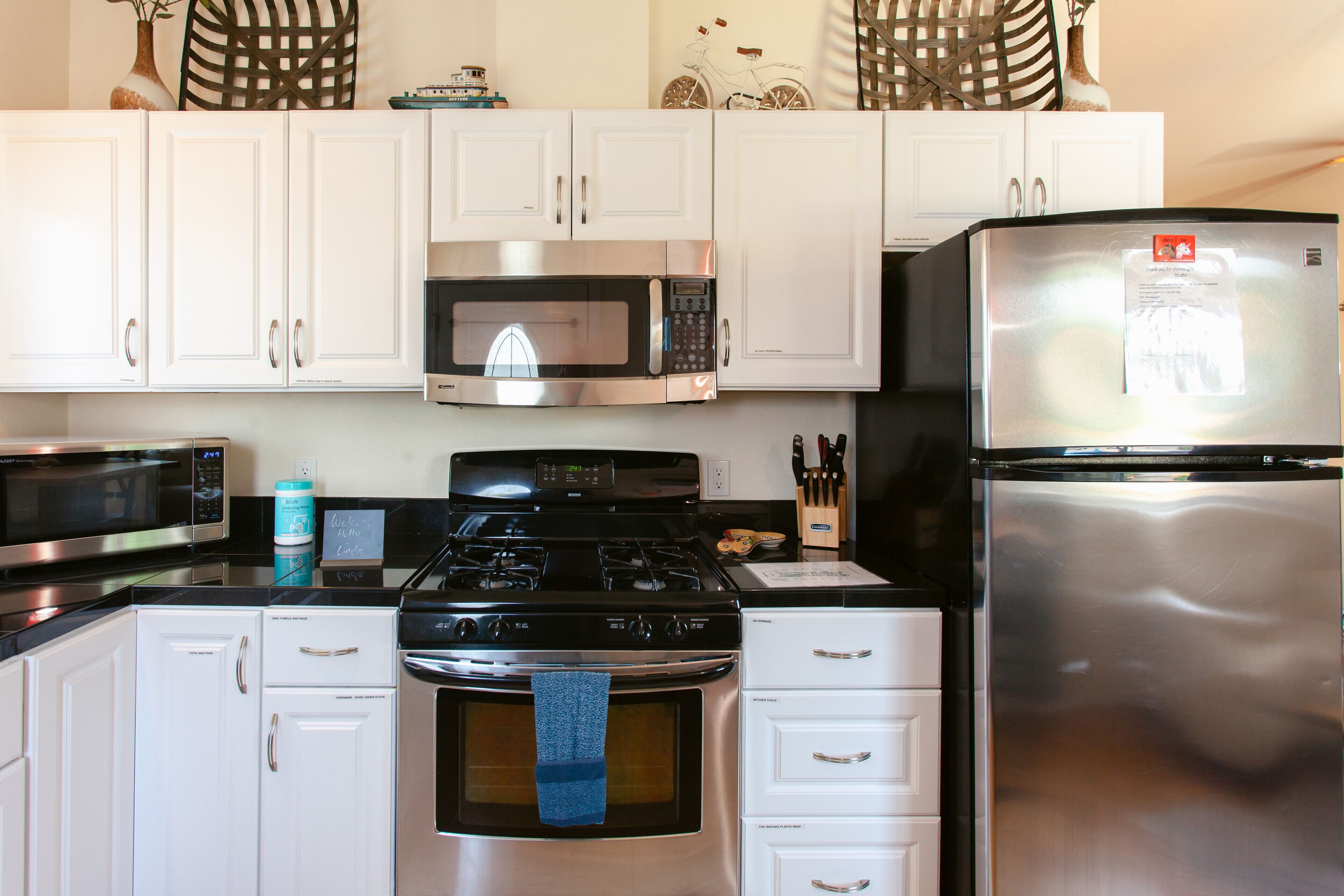 Quiet neighborhood, easy freeway access, easy access to Hospital