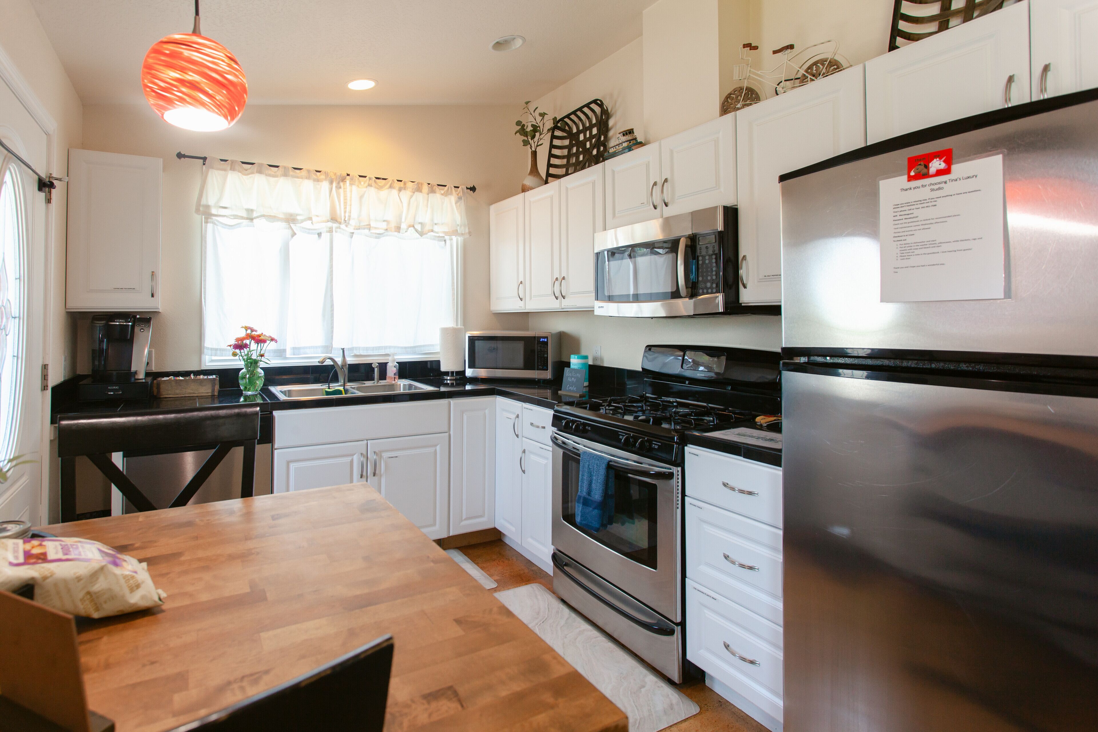 Quiet neighborhood, easy freeway access, easy access to Hospital