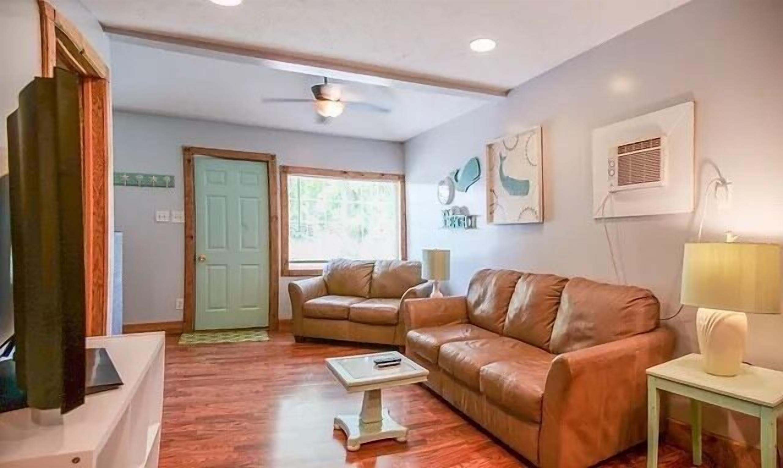 Fronteir cottages modern 2 bedroom cottage