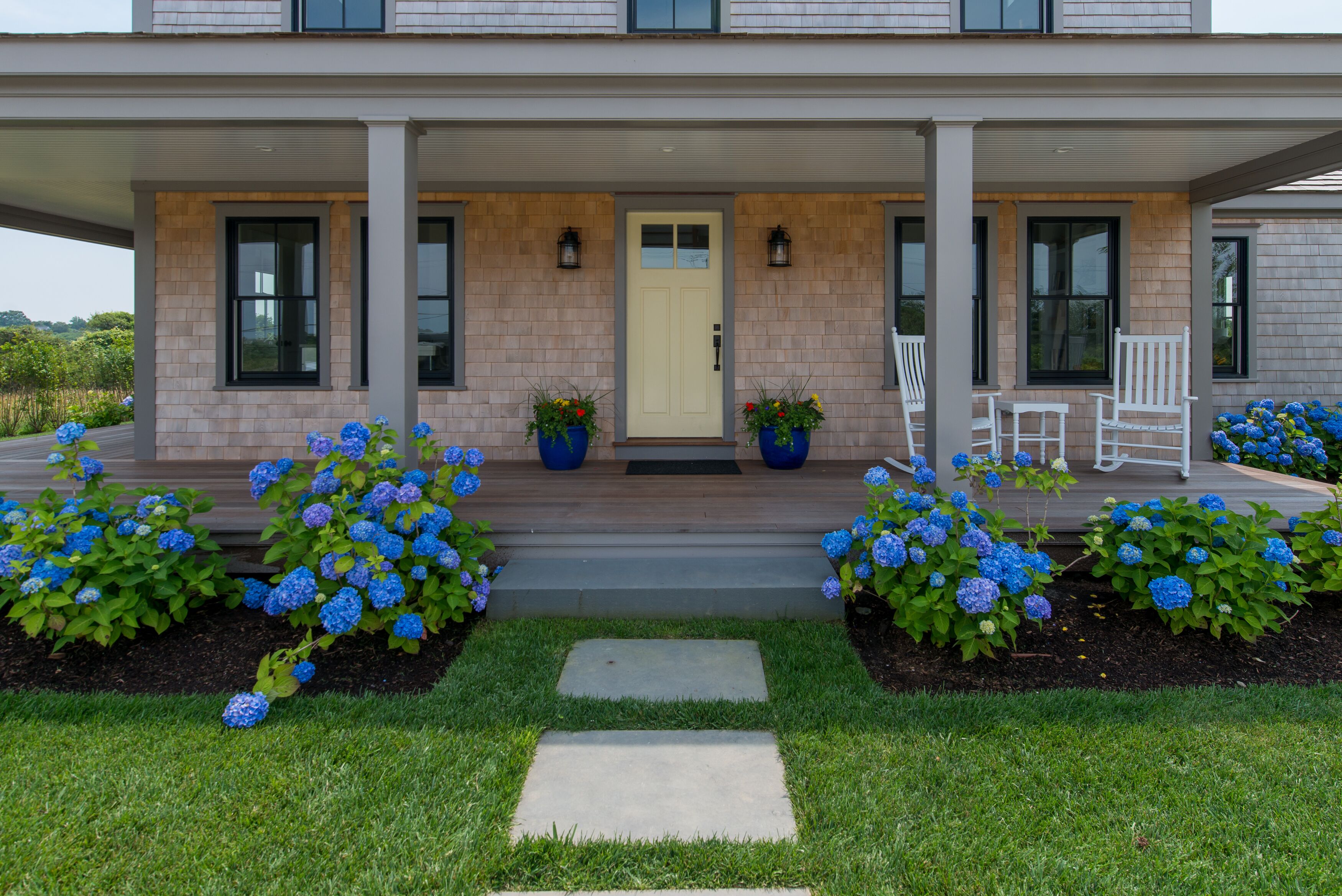 New Home & cottage. 8Br/8.5 Bath, heated pool close to town