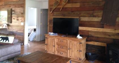 River Access and just 3.5 miles from Downtown Franklin