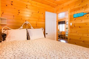 2 slaapkamers, reisbedje, gratis wifi, beddengoed